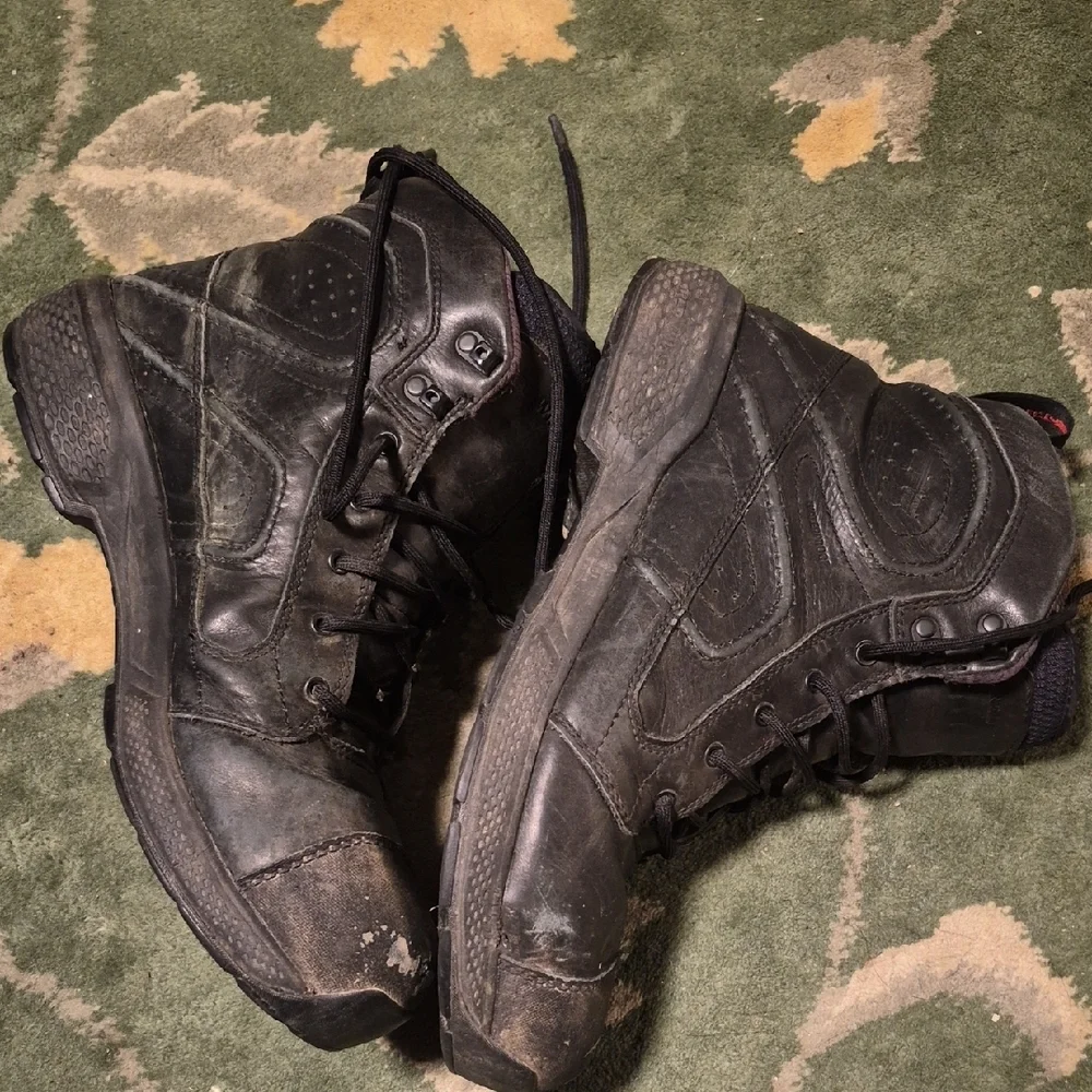 Red Wing Shoes Black Work Boots with Purple Lining